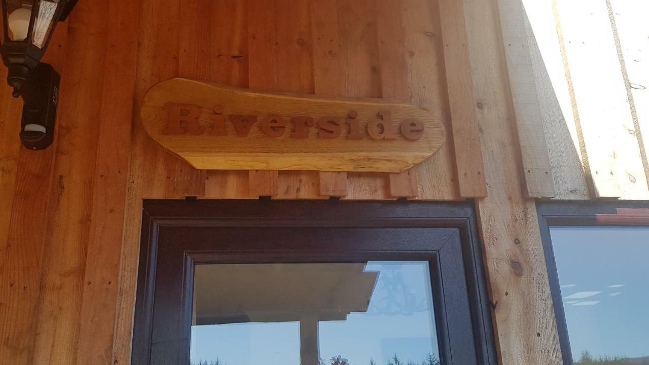 Riverside Skeabost Exterior photo